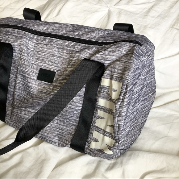 PINK duffel bag - Picture 3 of 5